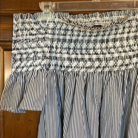 🎄Romantic Couture Off Shoulder Top🎄 - Picture 3 of 6